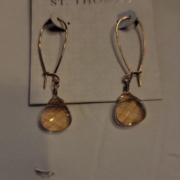St. Thomas Champagne Color Teardrop Fauceted Glass Dangle Earrings - Picture 2 of 3